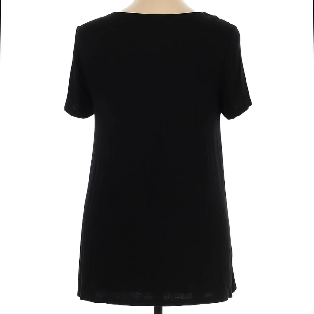 Torrid Womans Black Short Sleeve Top Size 3 Plus - Picture 2 of 4
